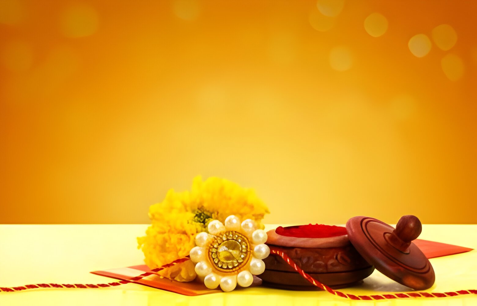 Send Rakhi Gifts to Noida